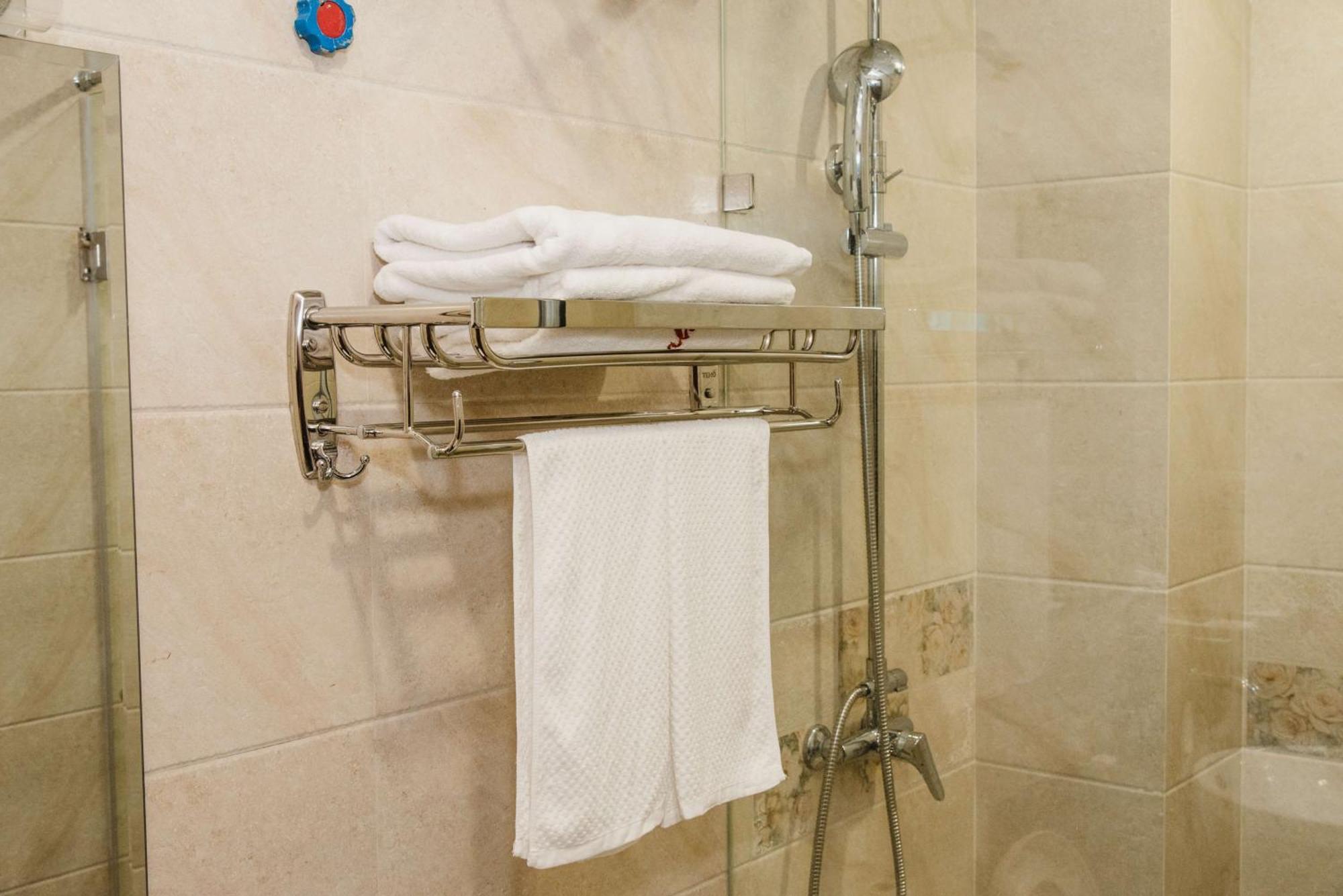 Vu Linh Hotel Hanoi Exterior photo